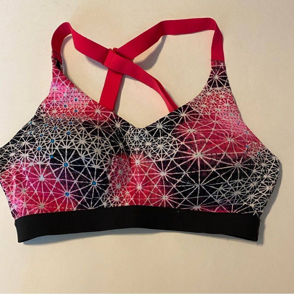 Victoria's Secret VSX Sports Bra medium heigh impact Black pink print 32C